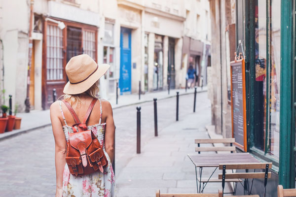 cheap flight between Los Angeles and Paris